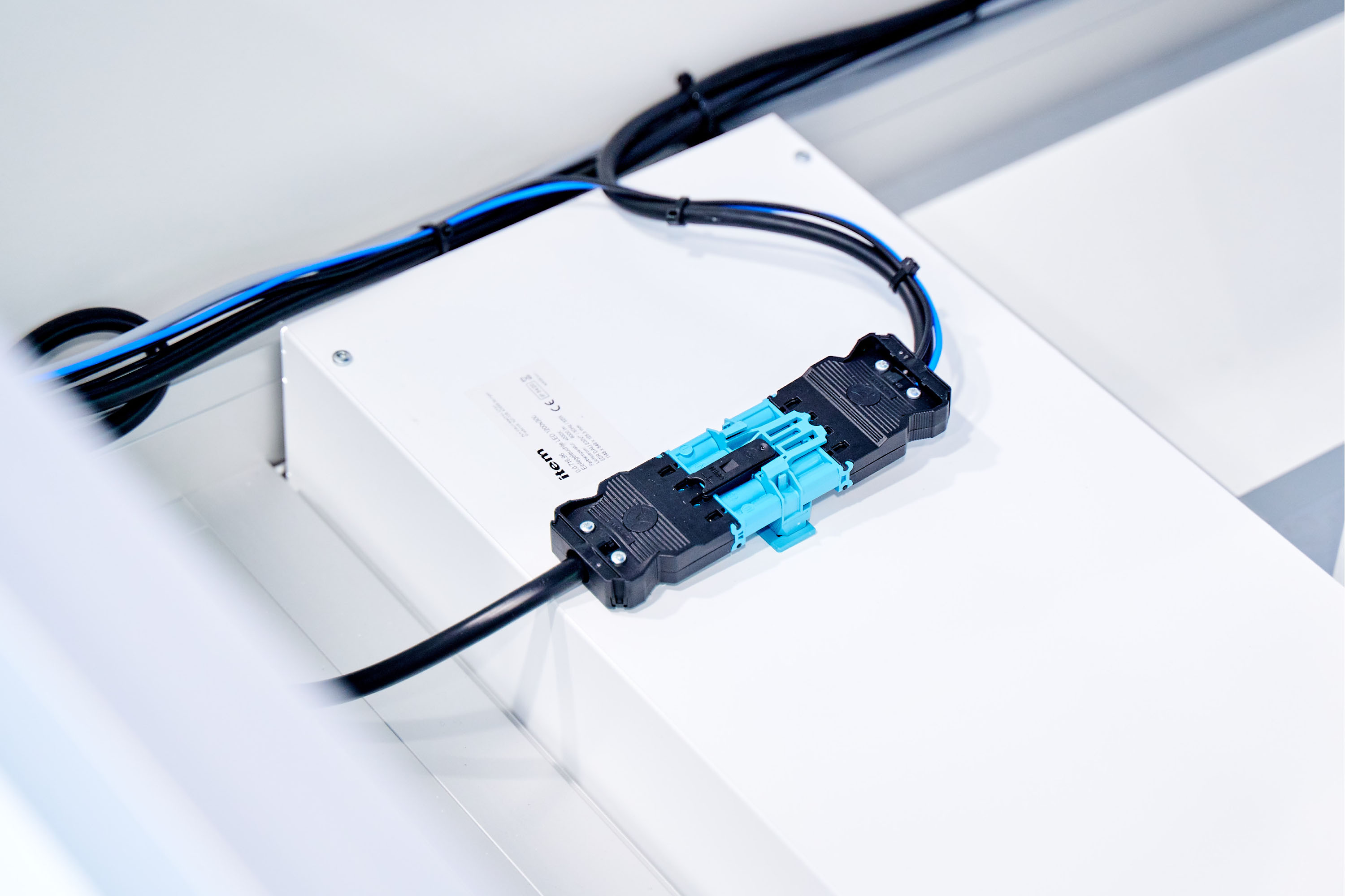 GST18-5 T-Splitter